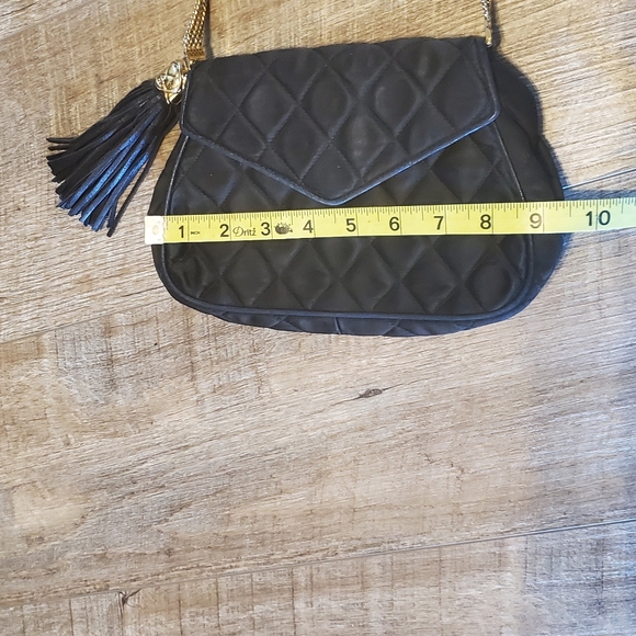 Chanel Satin Quilted Tassel Flap Rare Collectable Vintage Purse⚜️🖤⚜️ - Picture 8 of 12